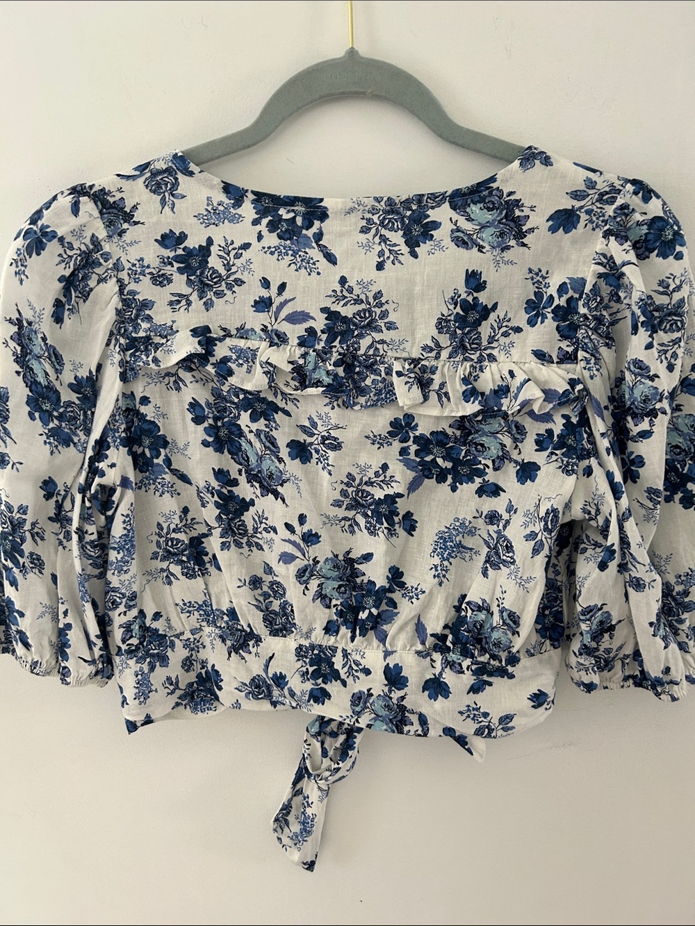 Cupcakes & Cashmere Tie-Front Crop Top Blue/White Floral Ruffle Peasant Milkmaid - Picture 7 of 16